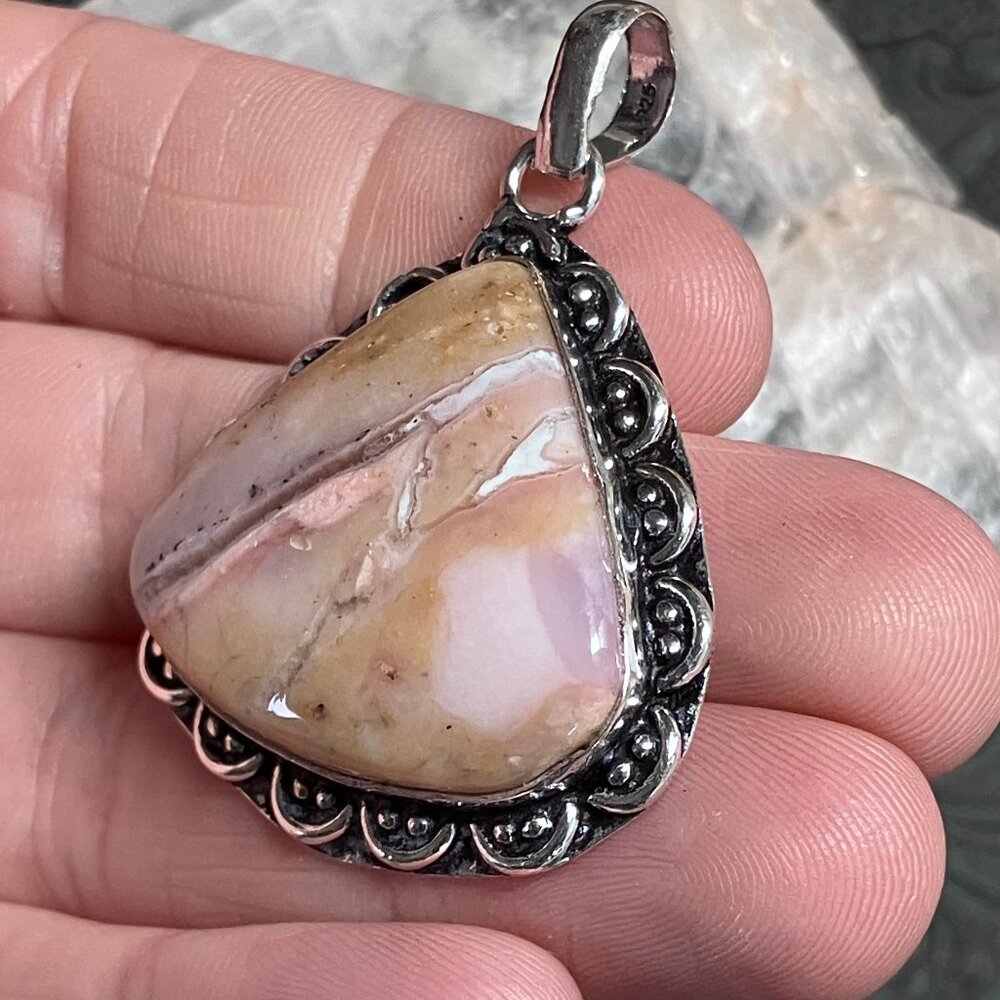 Triangular Peruvian Pink Opal Pendant Crystal Sto… - image 4
